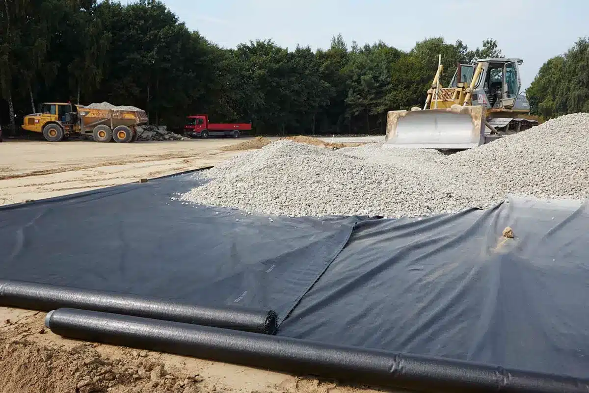 Guía para la colocación de geotextiles en calzadas, vías férreas
