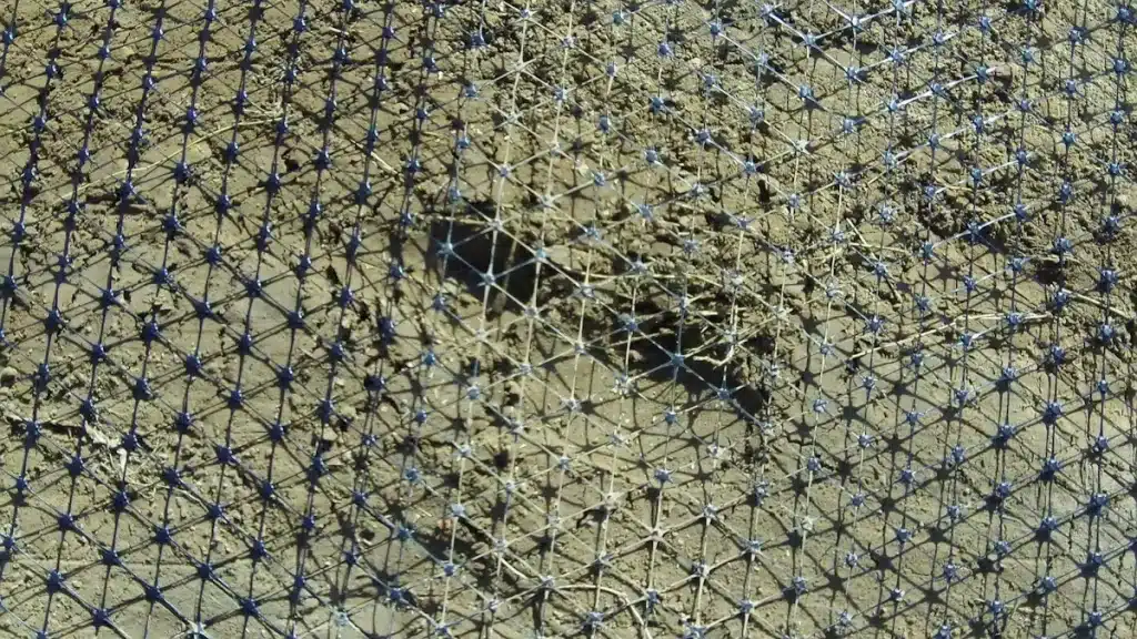 Geomalla Triaxial: Solución Avanzada para el Refuerzo Estructural de Suelos en Proyectos de Alta Carga
