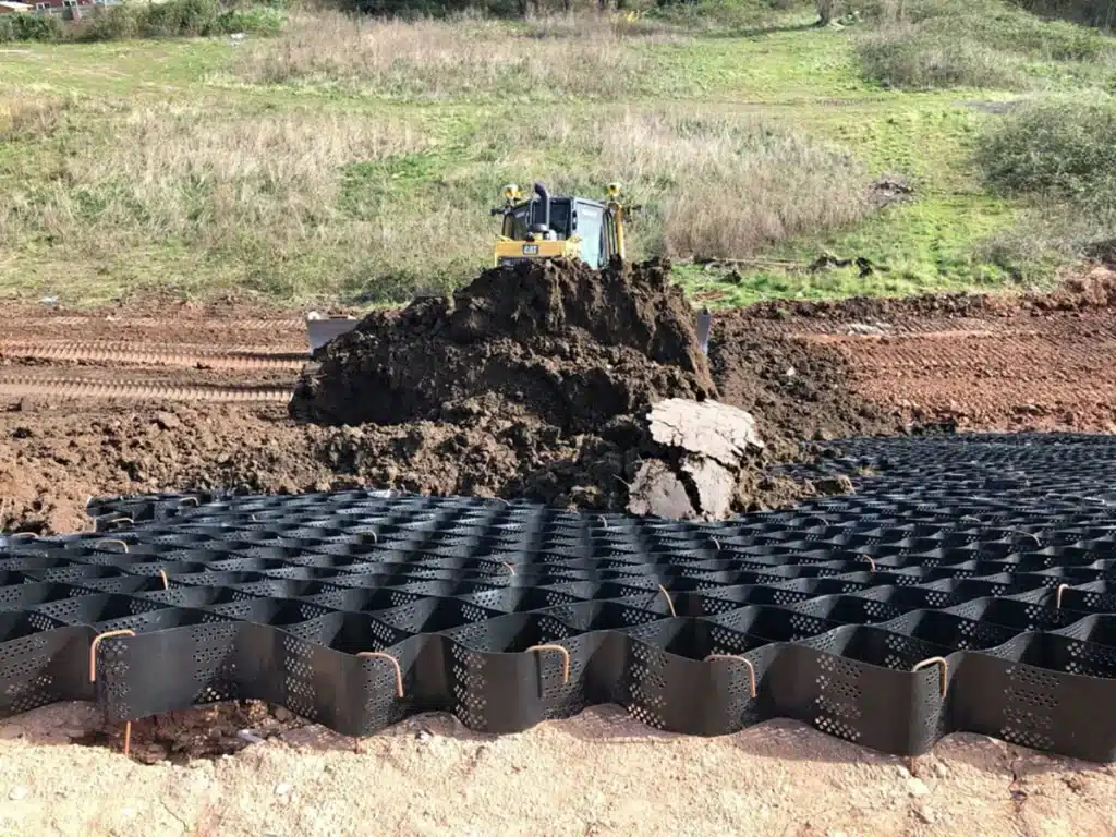 Protección de taludes con geoceldas: Cómo instalar y usar