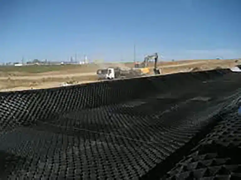 Geoceldas para Calles: Soluciones de Estabilidad y Control de Erosión