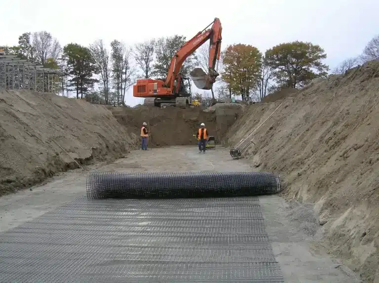 Geomallas en Ingeniería Civil: Aplicaciones y Técnicas de Instalación