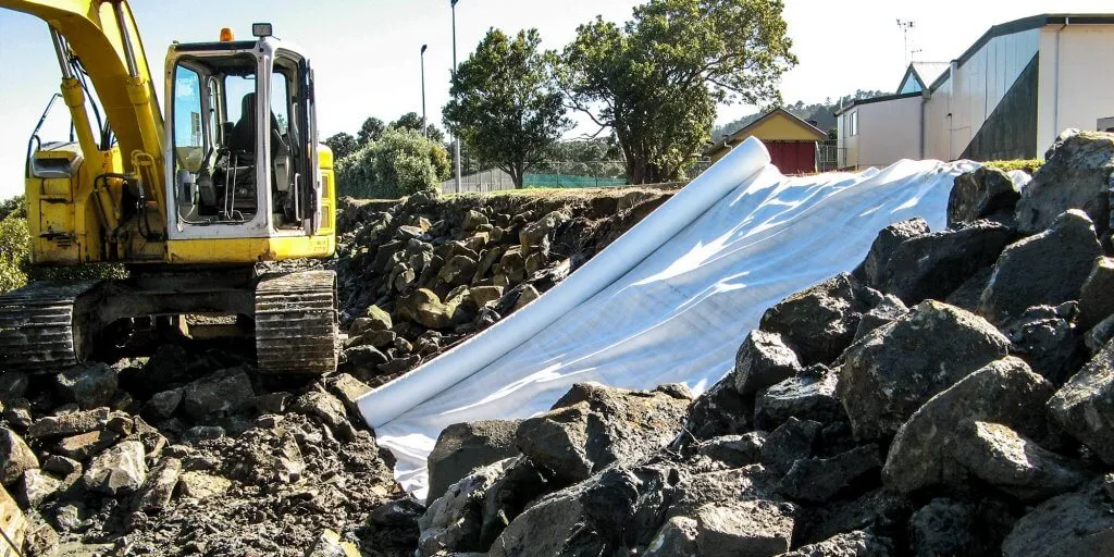 Tejido geotextil para el control de las malas hierbas: Instalación sencilla