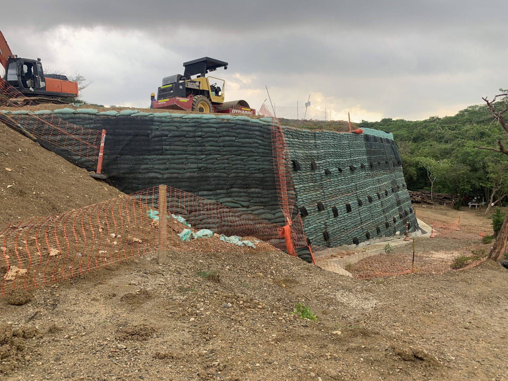 Refuerzo geosintético:Estabilidad y durabilidad del puente Refuerzo geosintético en estribos de puentes con suelo reforzado