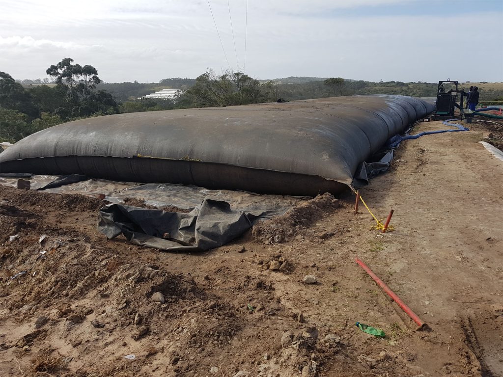 Bolsas geotextiles para control de erosión y estabilización de terrenos en proyectos de ingeniería civil