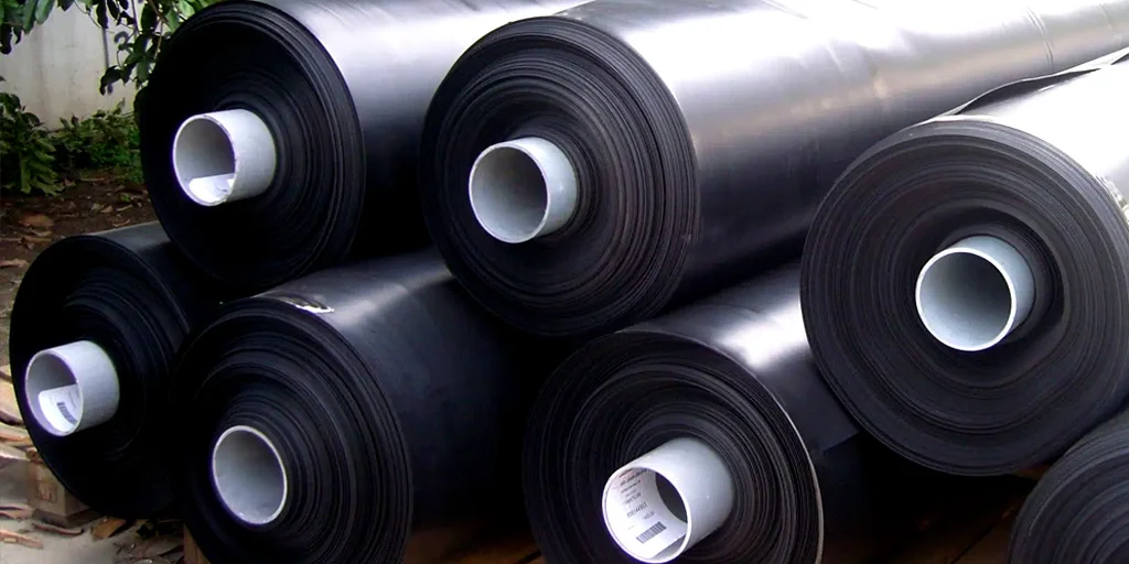 Costo de geomembrana HDPE por m² para proyectos de contención de agua – solución geosintética