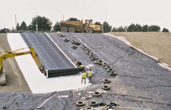 Geocompuesto de bentonita de Geofantex para impermeabilización en proyectos de construcción