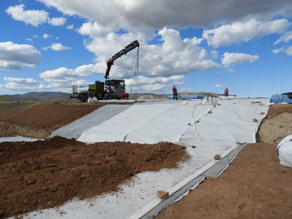 geotextil impermeabilizante para proyectos de infraestructura y control de agua