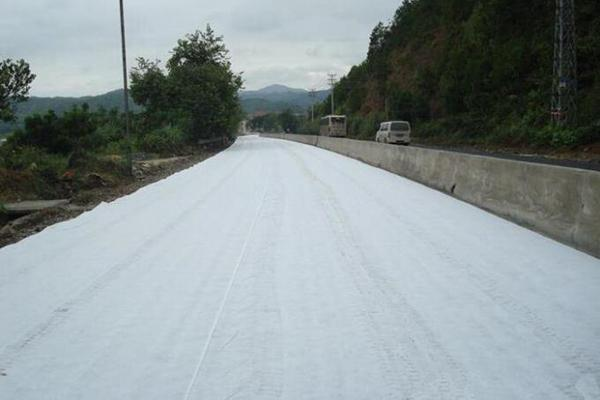 que es el geotextil de poliester en carreteras y ferrocarriles infraestructura