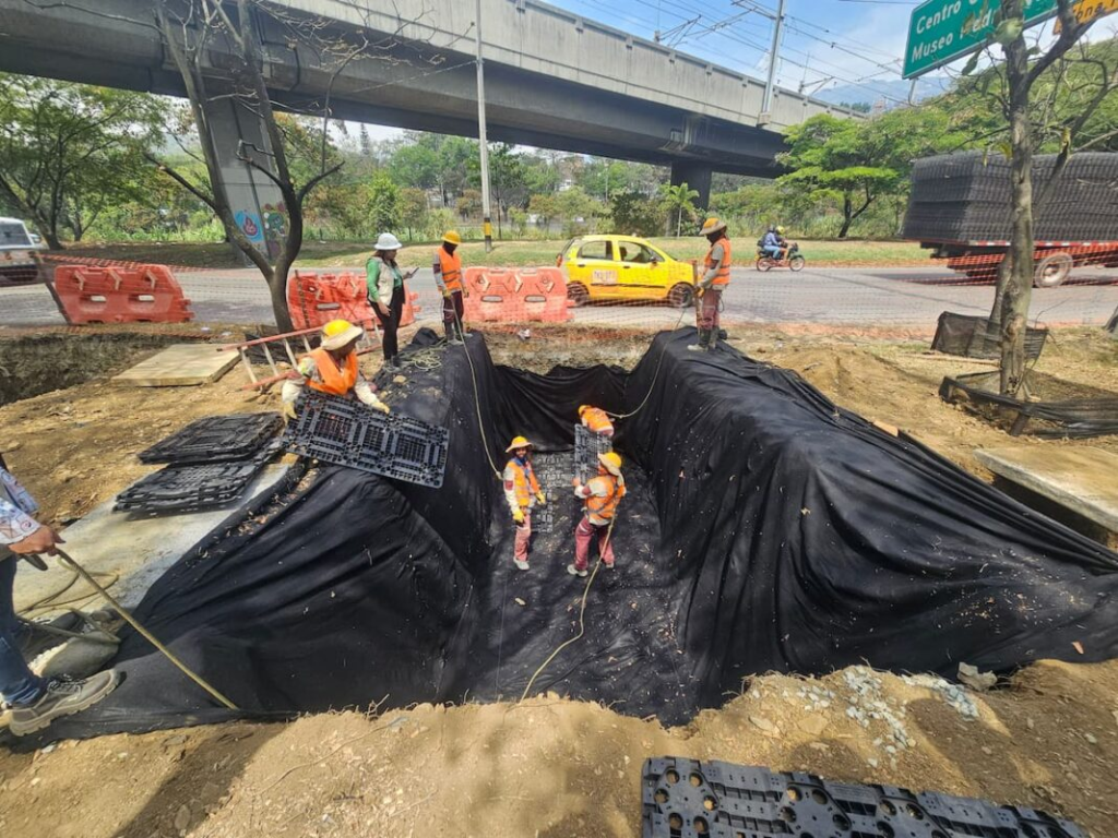 manta geocompuesto en sistema de drenaje para infraestructura