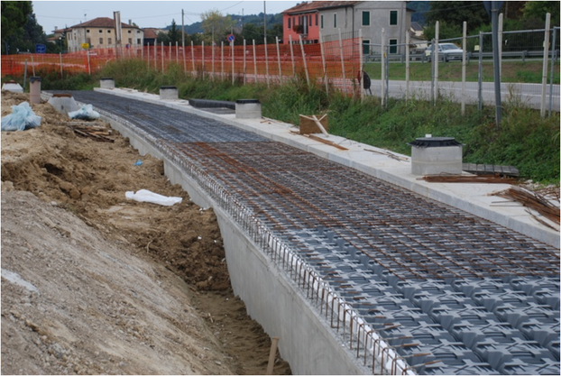 Proyecto de construcción de carretera utilizando sistema de drenaje geocompuesto Geofantex