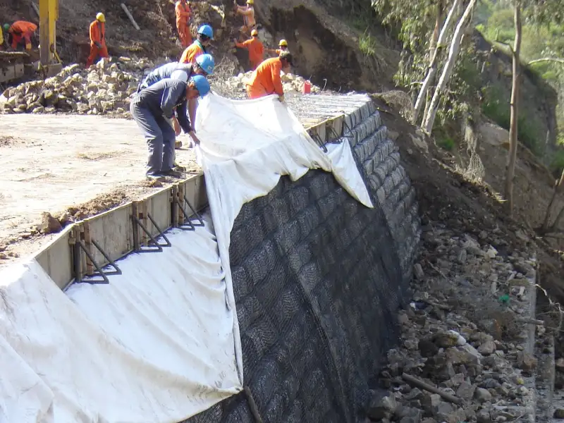 Geocompuesto de drenaje Geofantex 2l precio aplicado en proyecto de muro de contención para drenaje de ingeniería civil